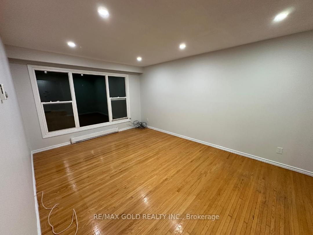 Photo 13 of Unit 3rd floor ( Upper Unit ), 515 Stone Street, Oshawa, Lakeview — HOMEH