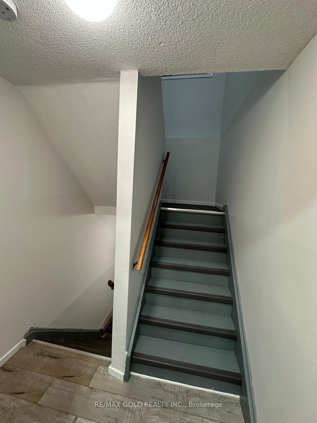 Photo 22 of Unit 3rd floor ( Upper Unit ), 515 Stone Street, Oshawa, Lakeview — HOMEH