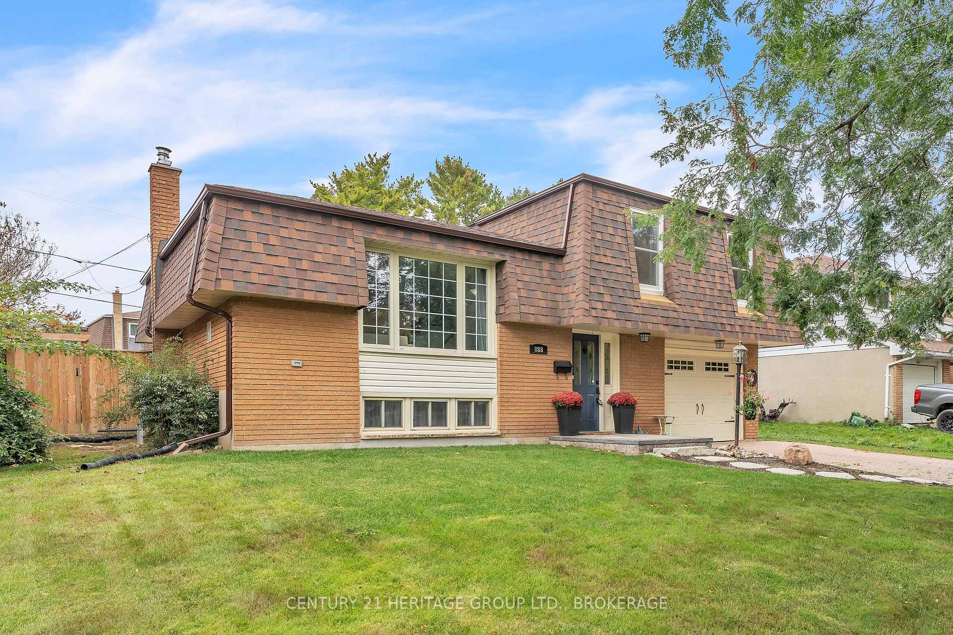 Photo 4 of 888 Auden Park Drive, Kingston, City SouthWest — HOMEH