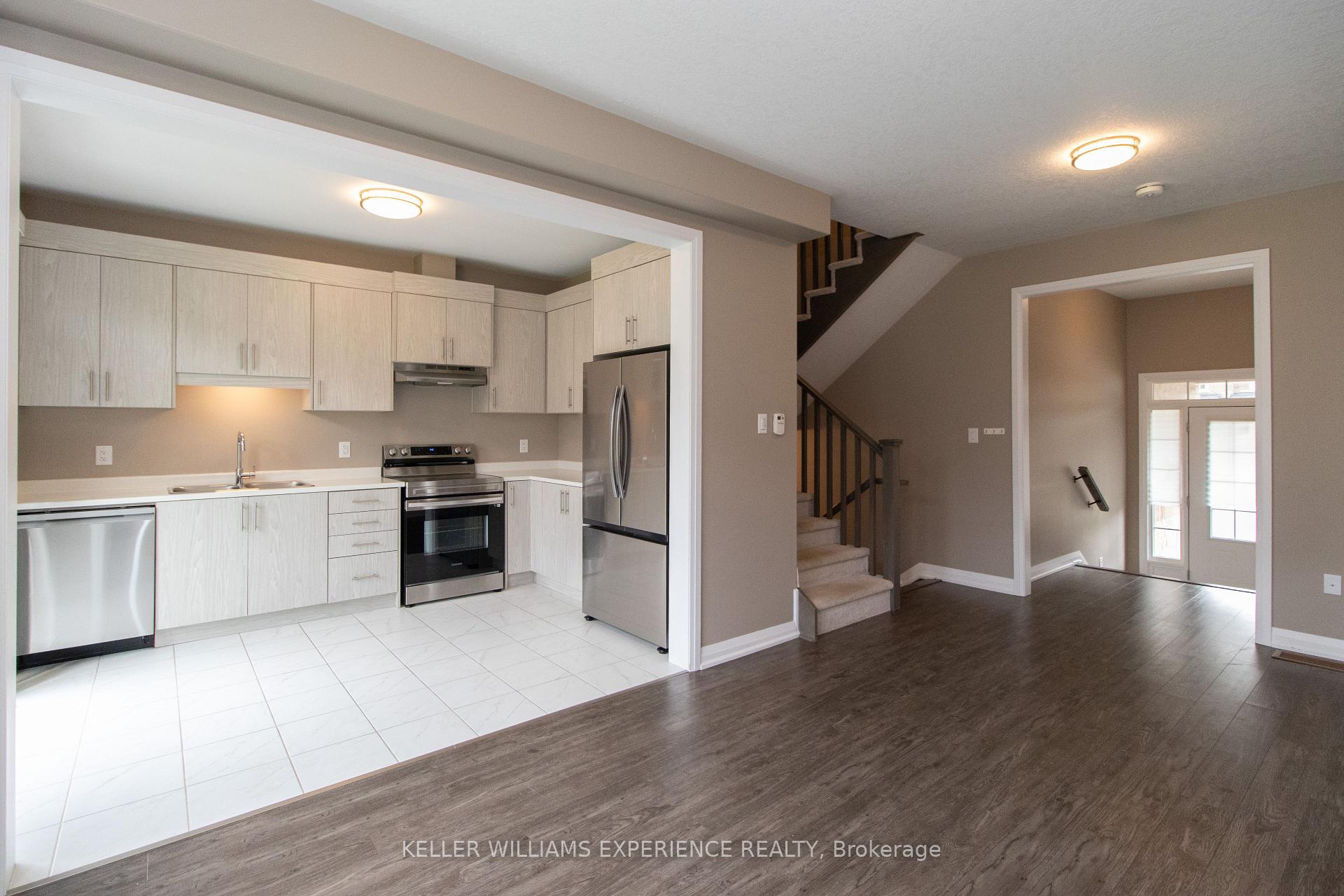 Photo 3 of 55 Copperhill Heights, Barrie, Rural Barrie Southeast — HOMEH