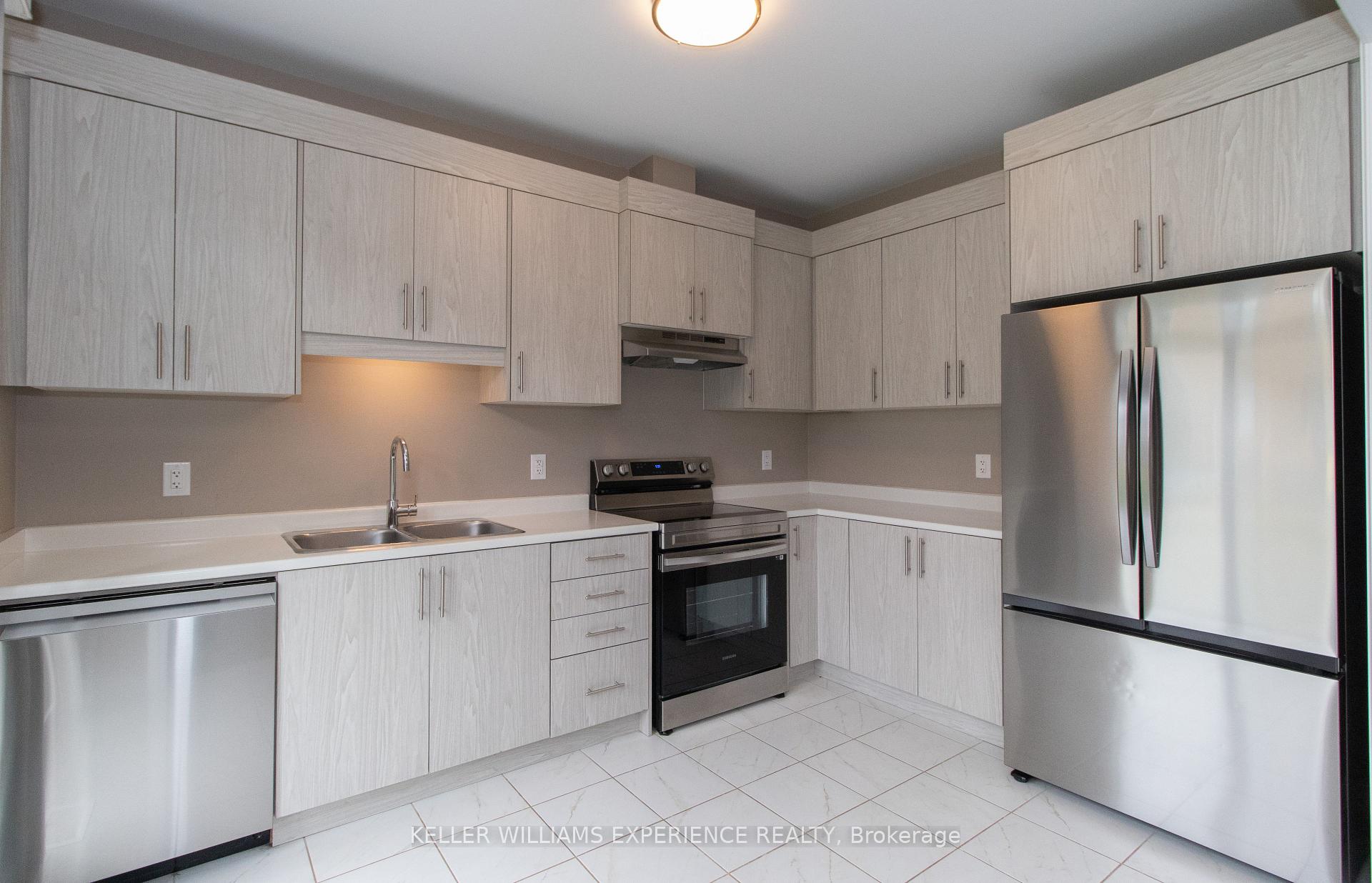 Photo 4 of 55 Copperhill Heights, Barrie, Rural Barrie Southeast — HOMEH