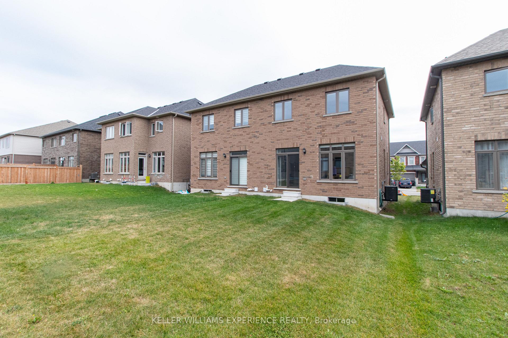 Photo 17 of 55 Copperhill Heights, Barrie, Rural Barrie Southeast — HOMEH