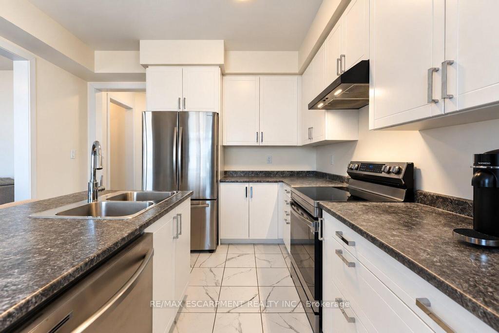 Photo 6 of 31 Santos Drive, Haldimand — HOMEH
