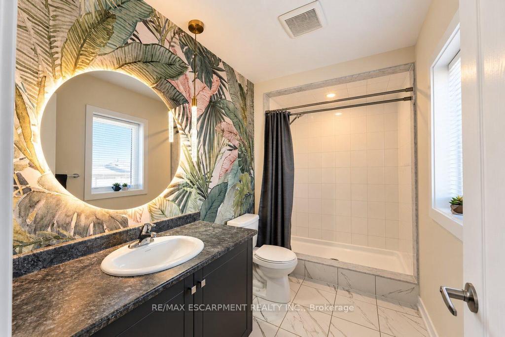 Photo 12 of 31 Santos Drive, Haldimand — HOMEH