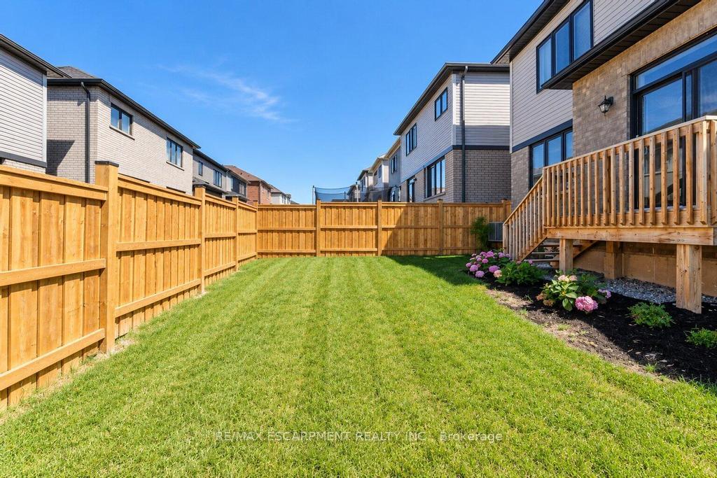 Photo 19 of 31 Santos Drive, Haldimand — HOMEH
