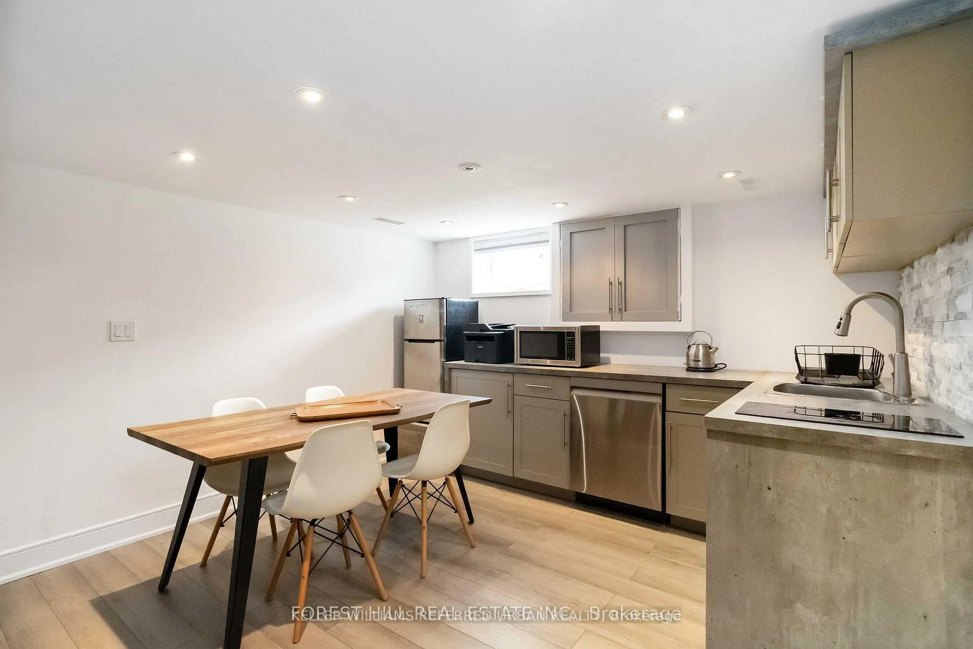 Photo 36 of 310 Senlac Road, North York, Willowdale West — HOMEH
