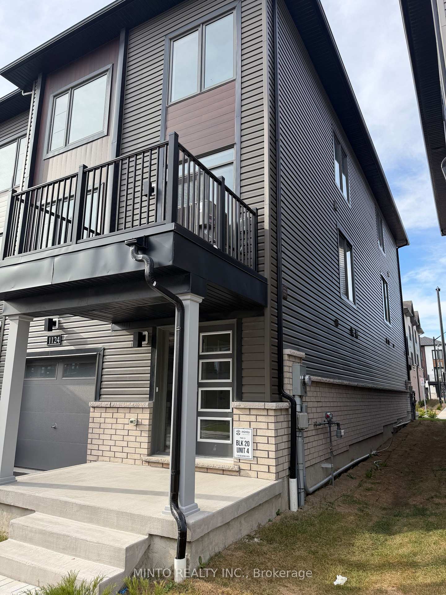 Photo 2 of 1124 Greentree Path, Oshawa, Kedron — HOMEH