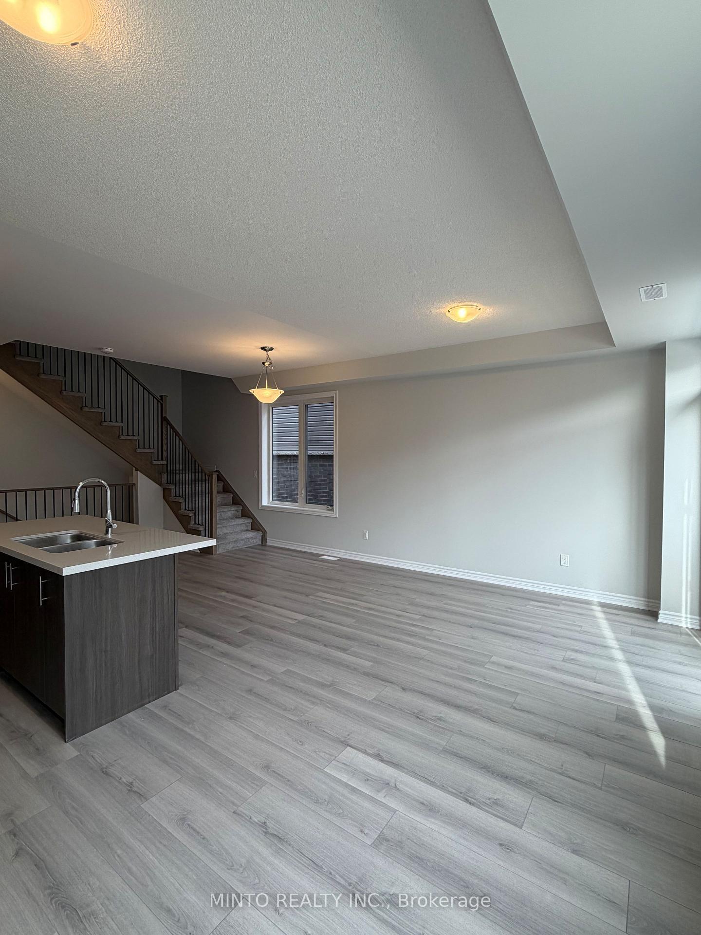 Photo 8 of 1124 Greentree Path, Oshawa, Kedron — HOMEH
