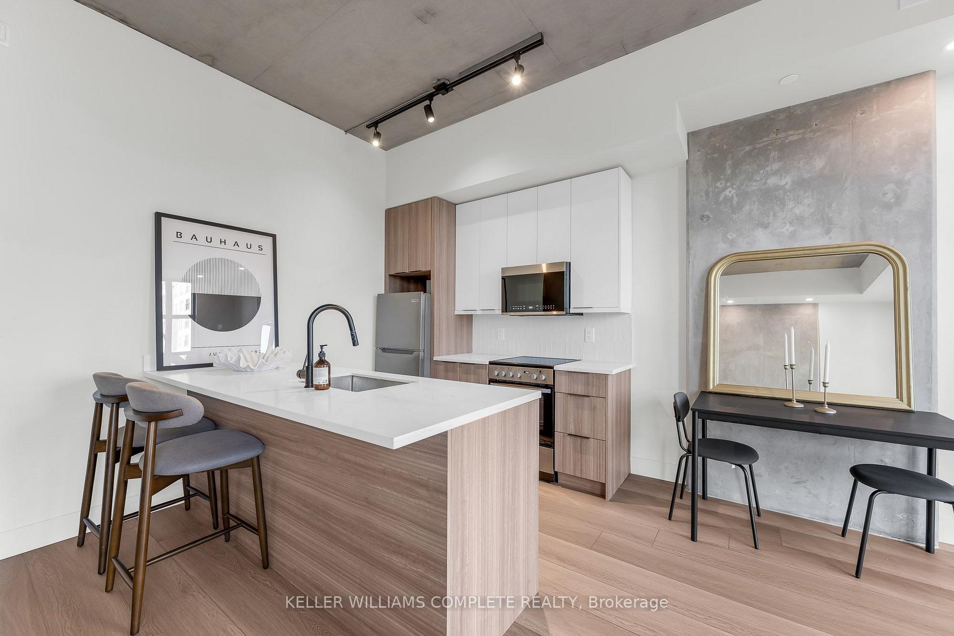 Photo 8 of Unit 401, 24 Augusta Street, Hamilton, Corktown — HOMEH