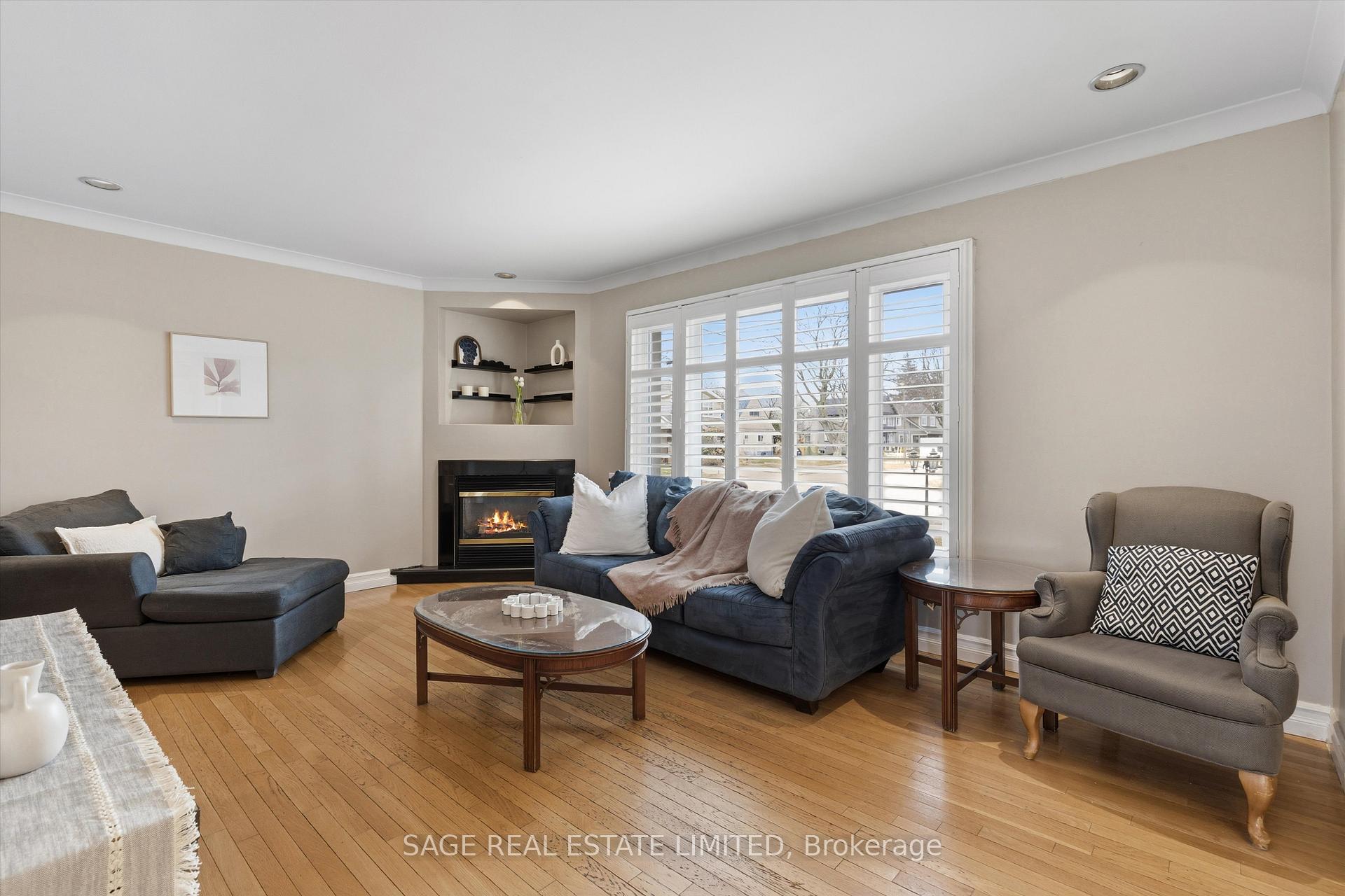 Photo 8 of 11 Chelsea Drive, Etobicoke, Alderwood — HOMEH
