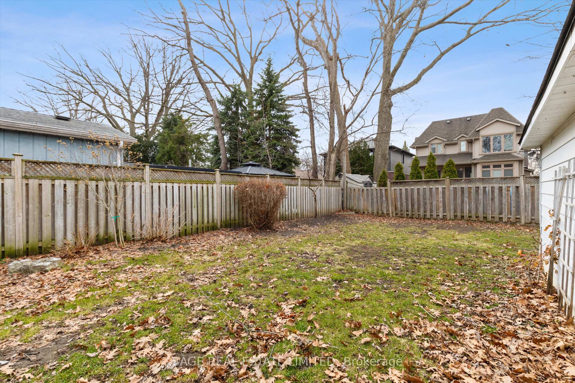 Photo 18 of 11 Chelsea Drive, Etobicoke, Alderwood — HOMEH
