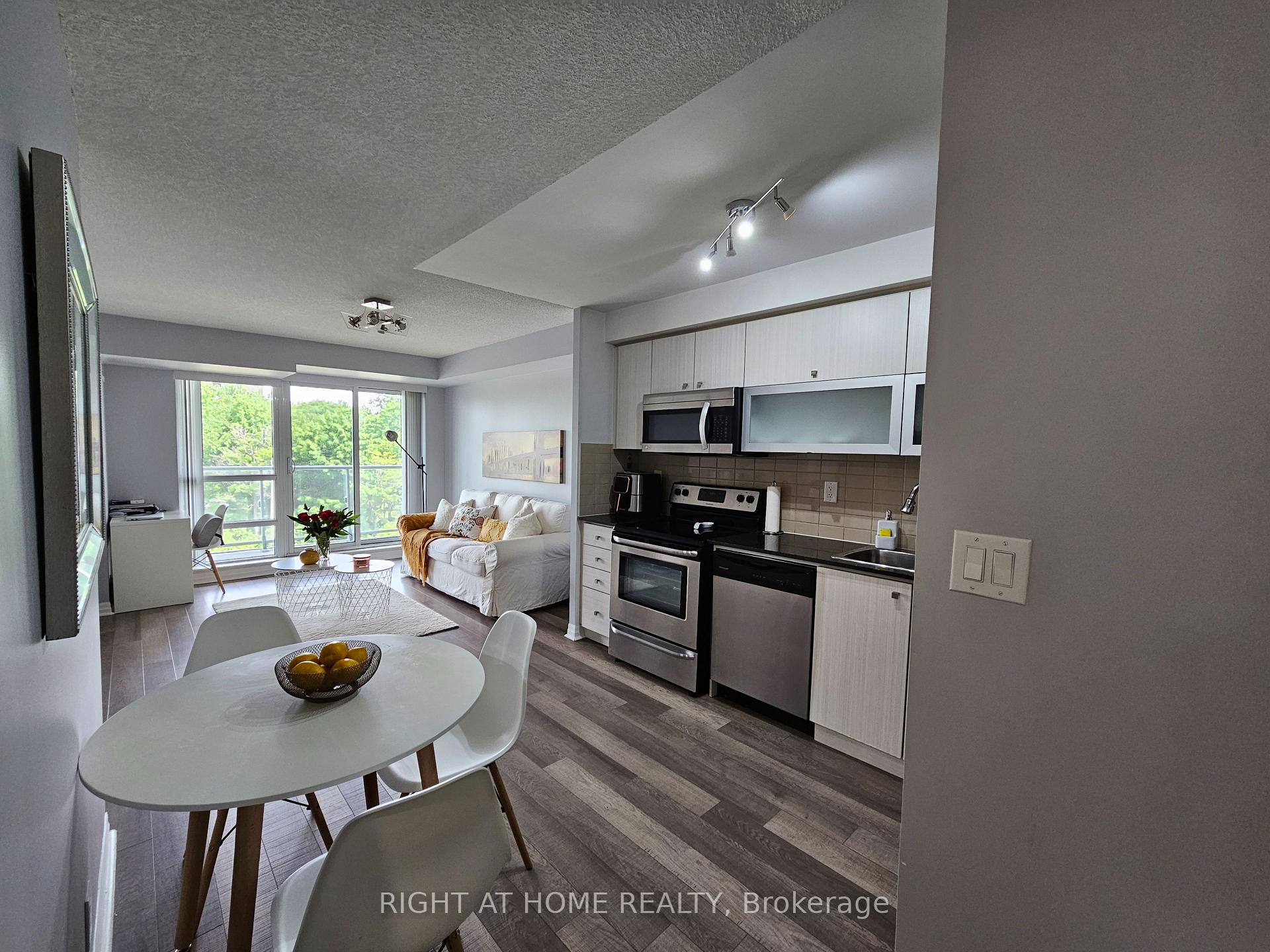 Photo 9 of Unit 307, 2015 Sheppard Avenue E, North York, Henry Farm — HOMEH
