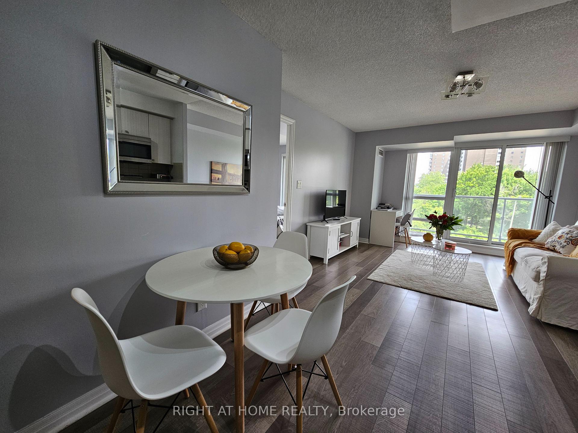 Photo 13 of Unit 307, 2015 Sheppard Avenue E, North York, Henry Farm — HOMEH