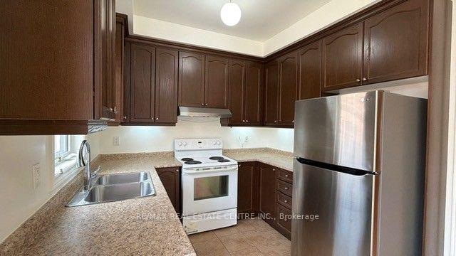 Photo 12 of 759 Asleton Boulevard, Milton, Willmott — HOMEH