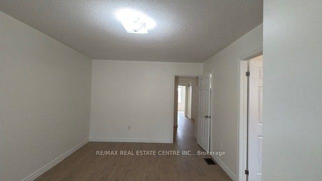Photo 19 of 759 Asleton Boulevard, Milton, Willmott — HOMEH
