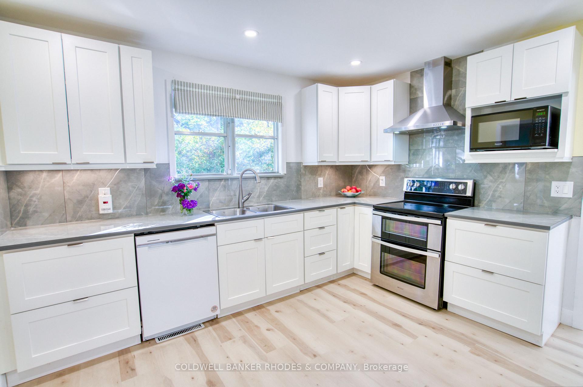 Photo 12 of 60 Mariposa Avenue, Ottawa, Rockcliffe — HOMEH