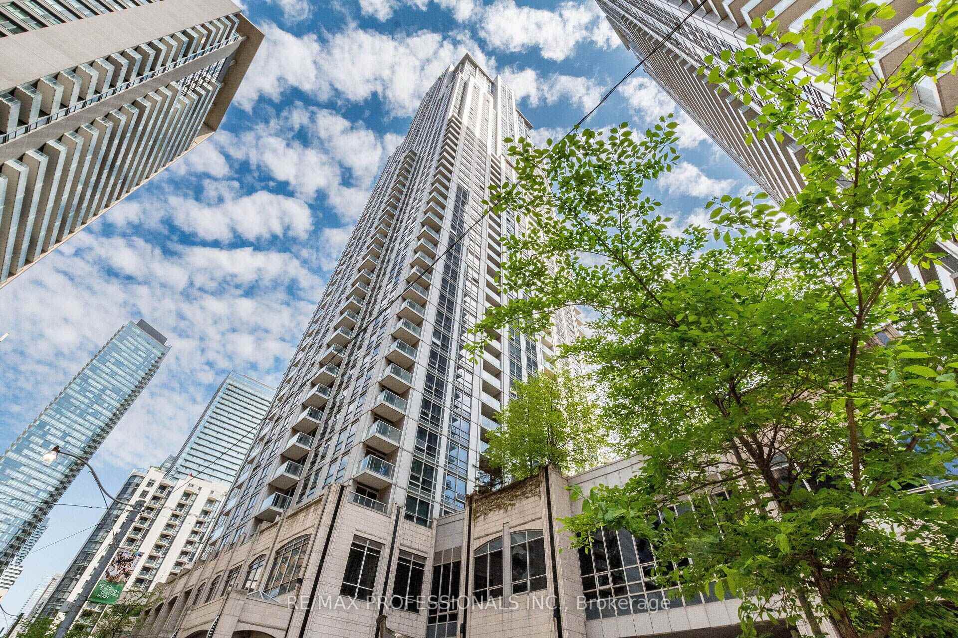 Photo 1 of Unit 915, 763 Bay Street, Toronto, Bay Street Corridor — HOMEH
