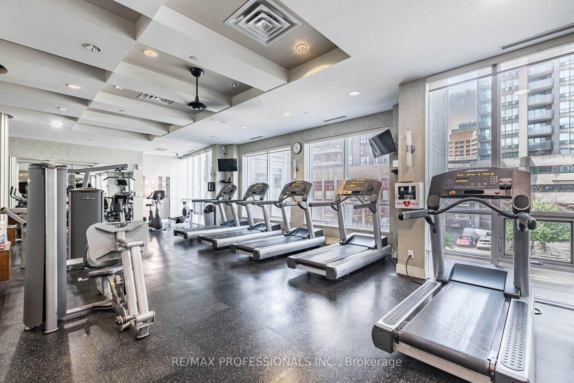 Photo 6 of Unit 915, 763 Bay Street, Toronto, Bay Street Corridor — HOMEH