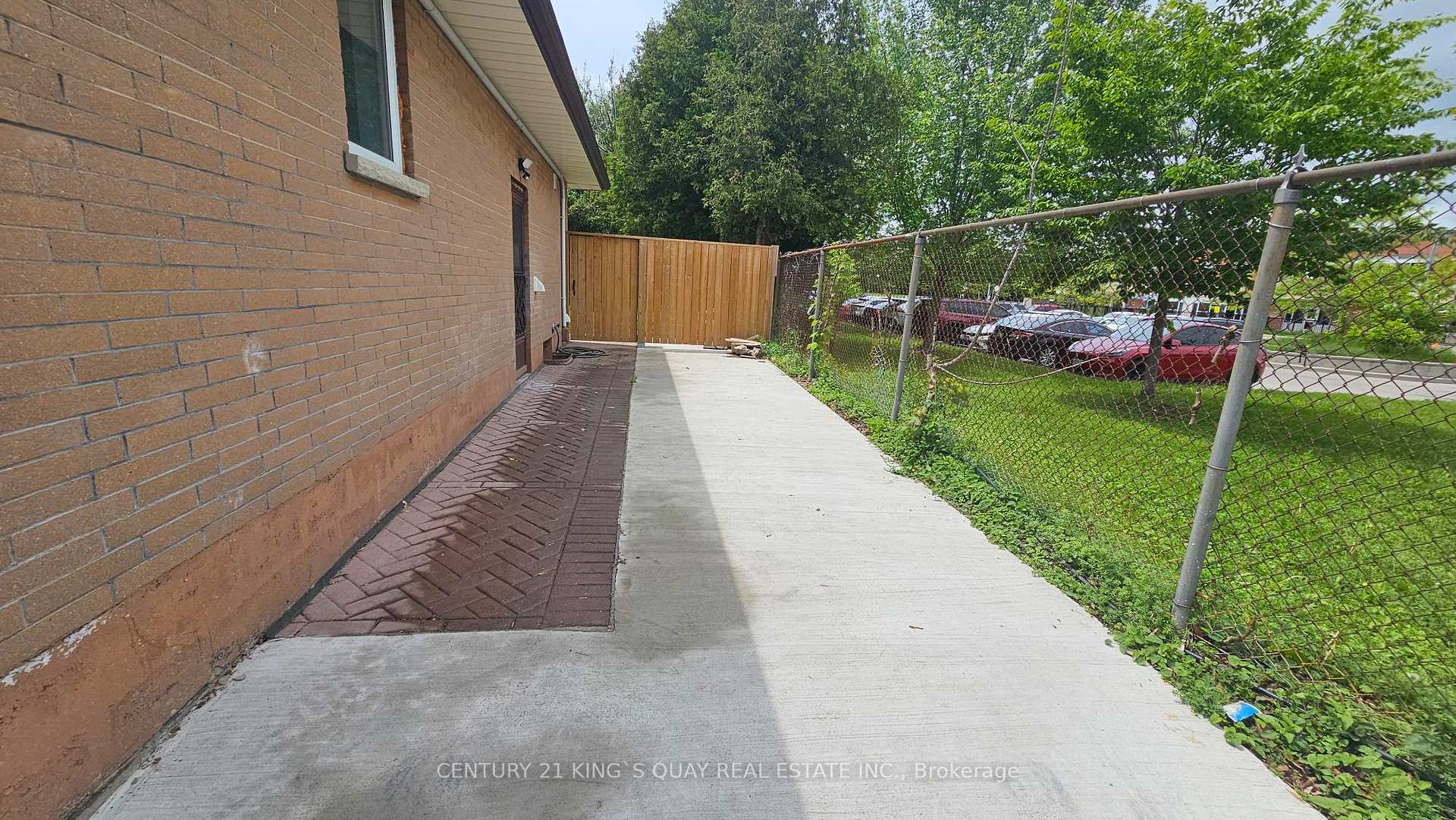 Photo 2 of Unit Basement, 498 Wilson Road S, Oshawa, Central — HOMEH