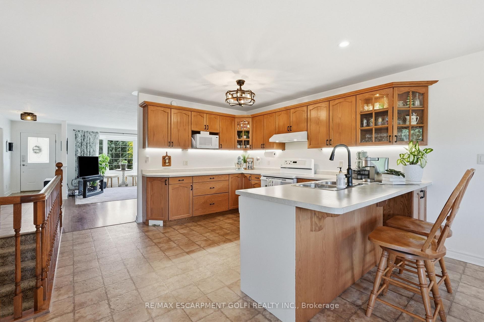 Photo 8 of 12 Schneider Drive, Norfolk, Port Dover — HOMEH