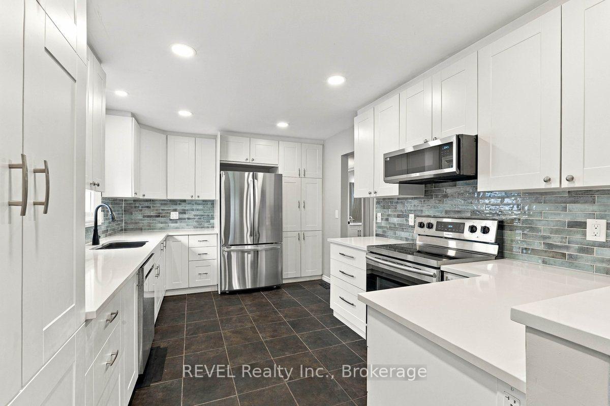 Photo 12 of 92 Maple Drive, Belleville, Belleville Ward — HOMEH
