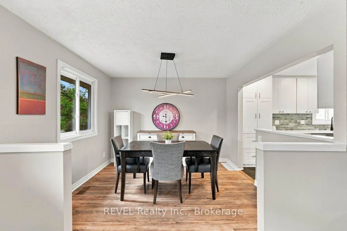 Photo 8 of 92 Maple Drive, Belleville, Belleville Ward — HOMEH