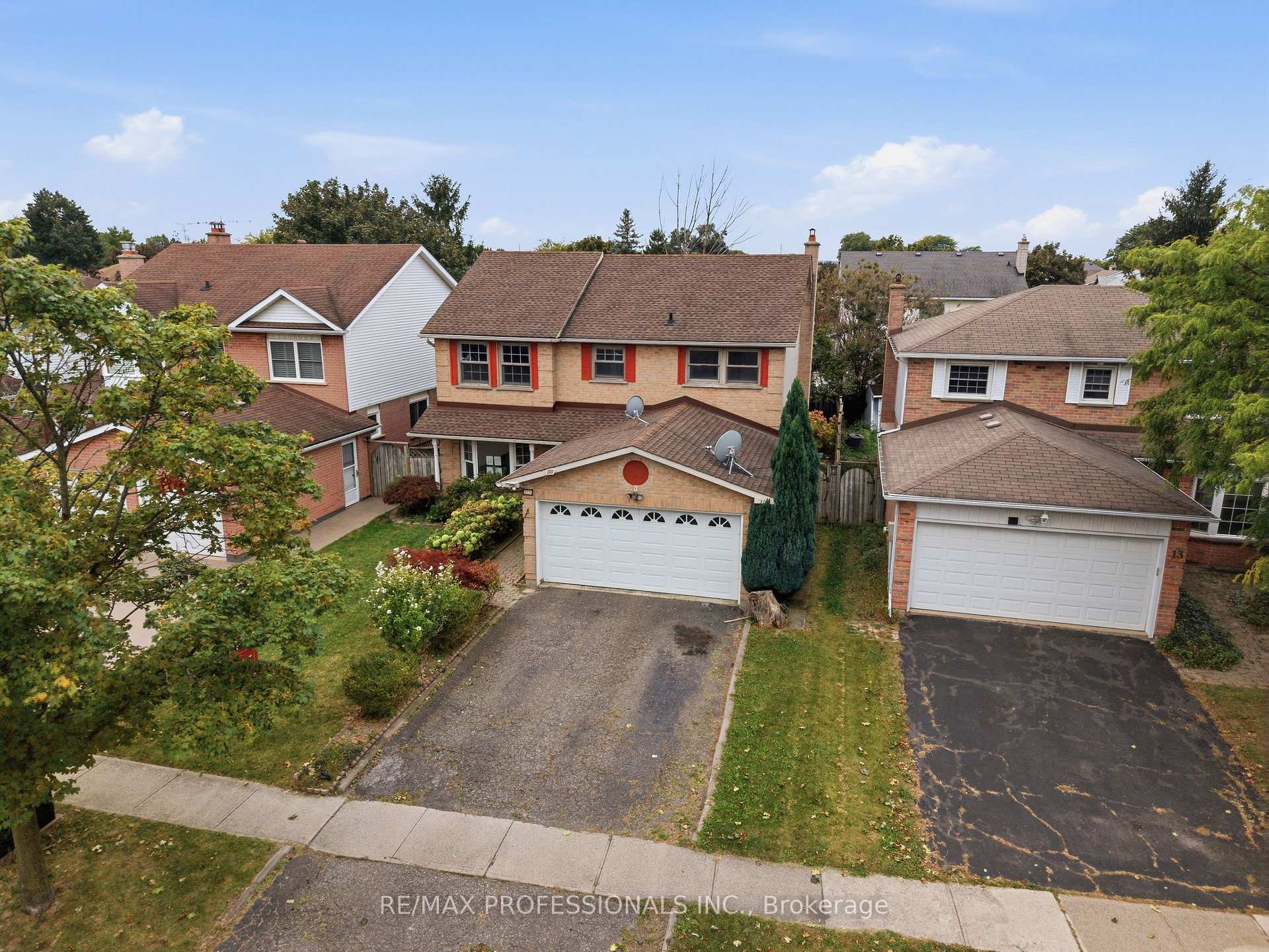 Photo 5 of 15 Strada Boulevard, St. Catharines, Rykert/Vansickle — HOMEH