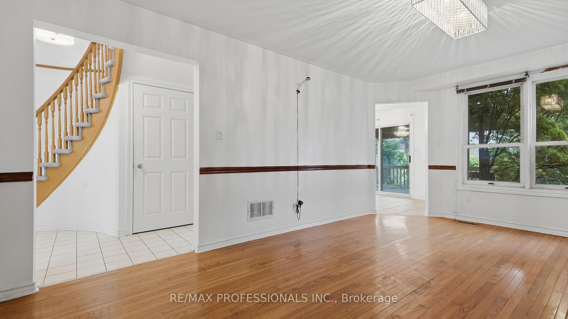 Photo 15 of 15 Strada Boulevard, St. Catharines, Rykert/Vansickle — HOMEH