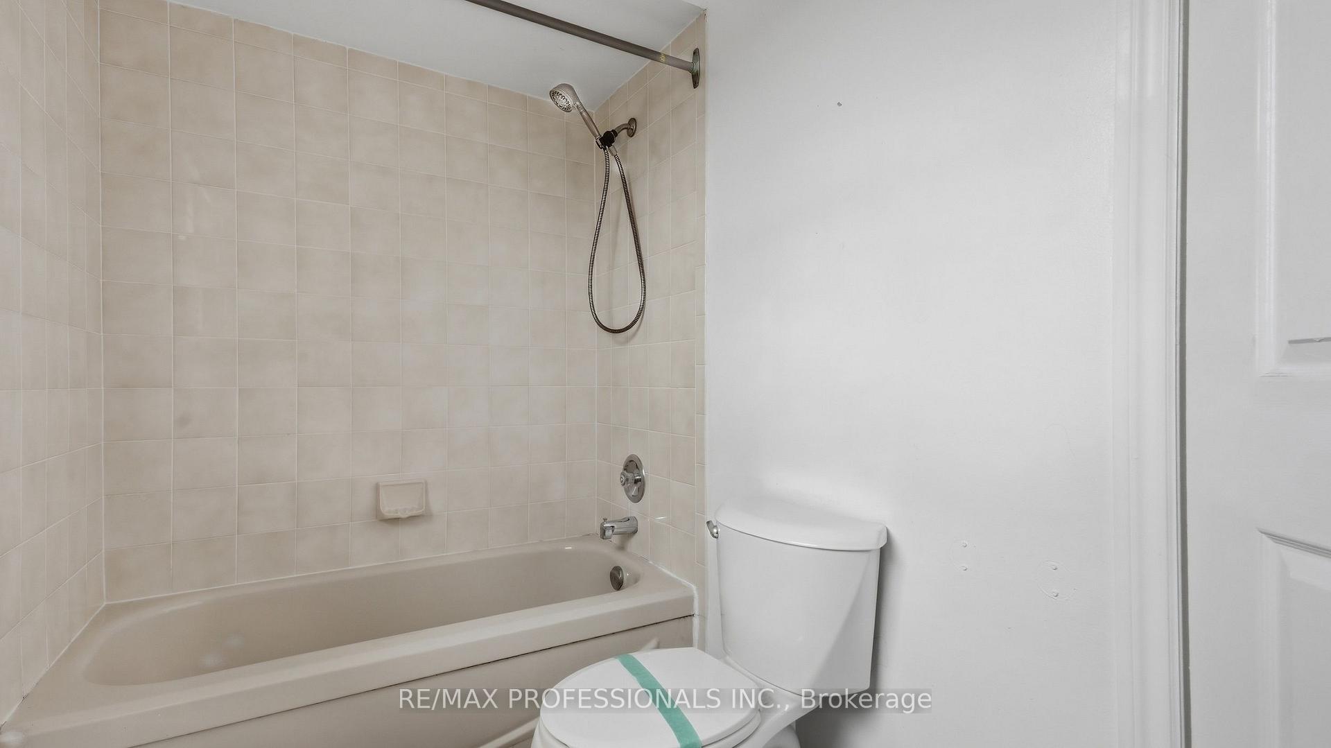Photo 20 of 15 Strada Boulevard, St. Catharines, Rykert/Vansickle — HOMEH