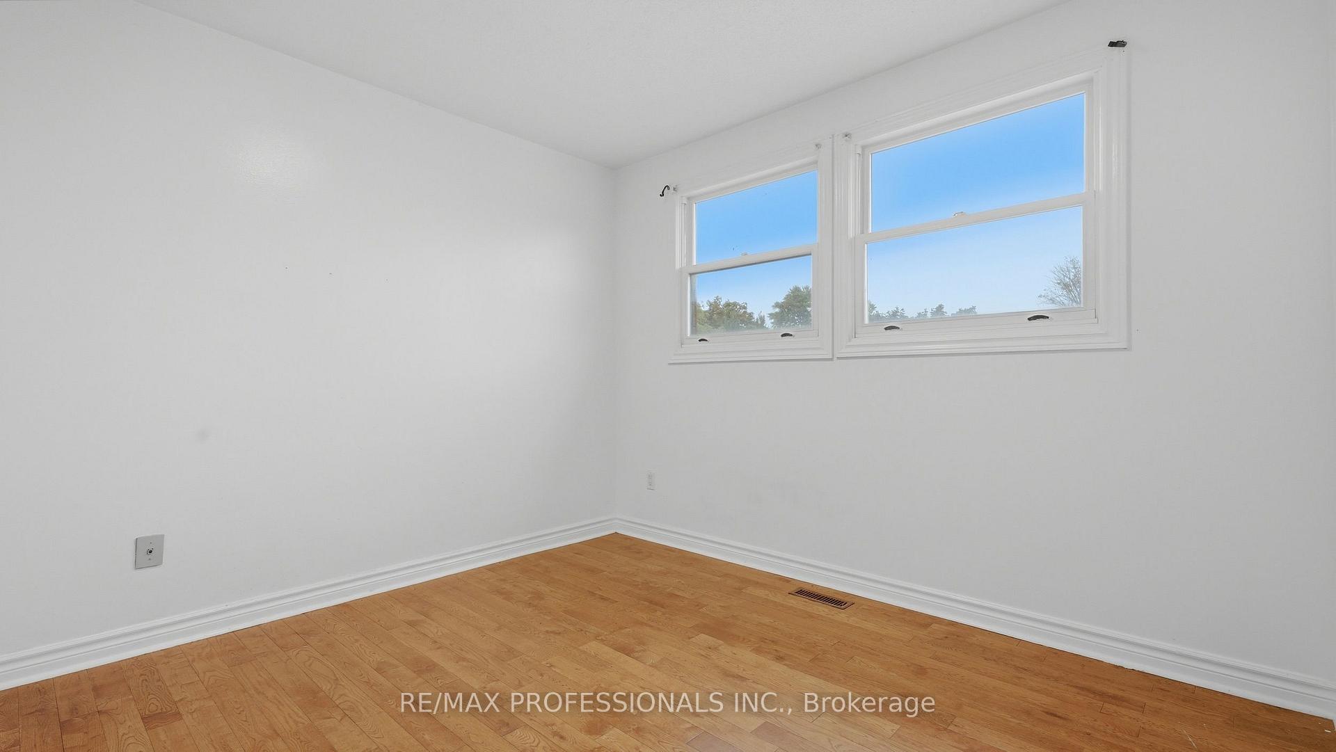 Photo 24 of 15 Strada Boulevard, St. Catharines, Rykert/Vansickle — HOMEH