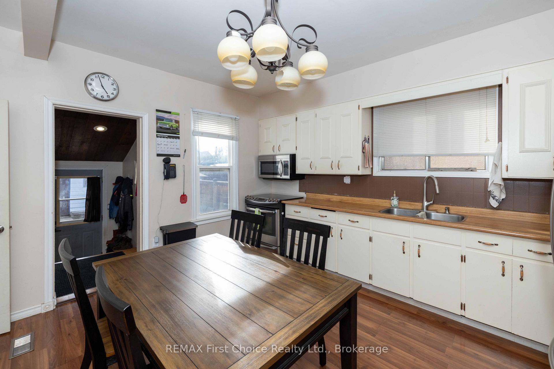 Photo 6 of 322 Ogden Street, Thunder Bay, East End — HOMEH