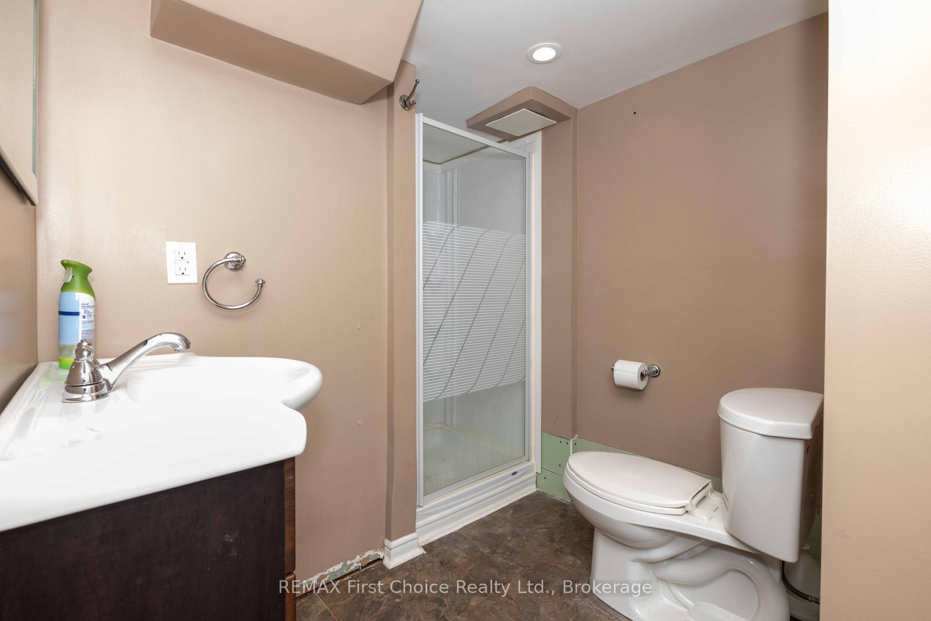 Photo 18 of 322 Ogden Street, Thunder Bay, East End — HOMEH