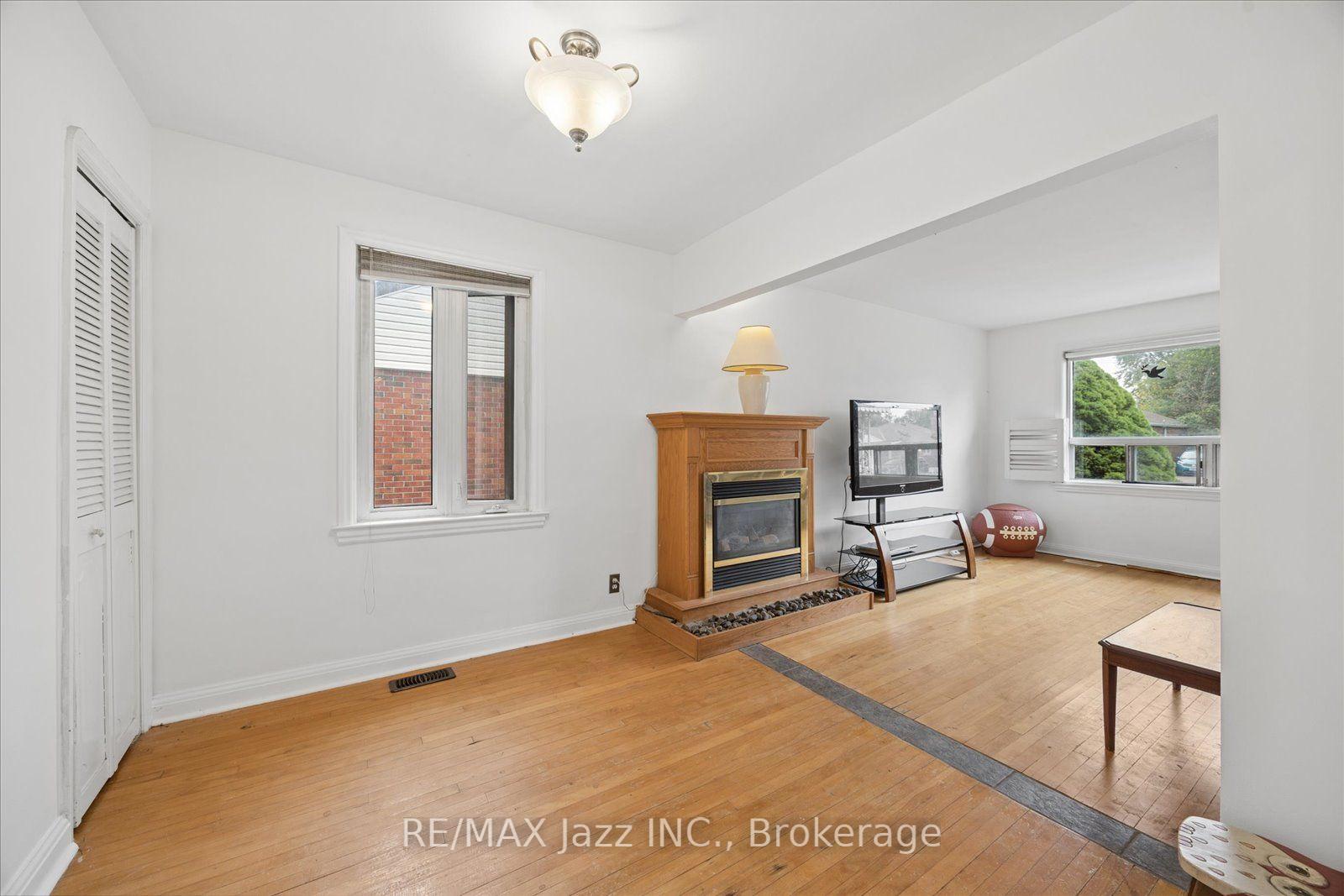 Photo 8 of 315 Cadillac Avenue S, Oshawa, Central — HOMEH