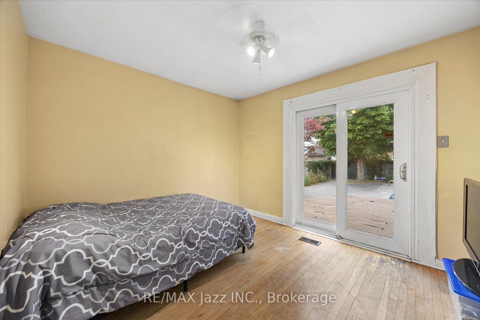 Photo 9 of 315 Cadillac Avenue S, Oshawa, Central — HOMEH