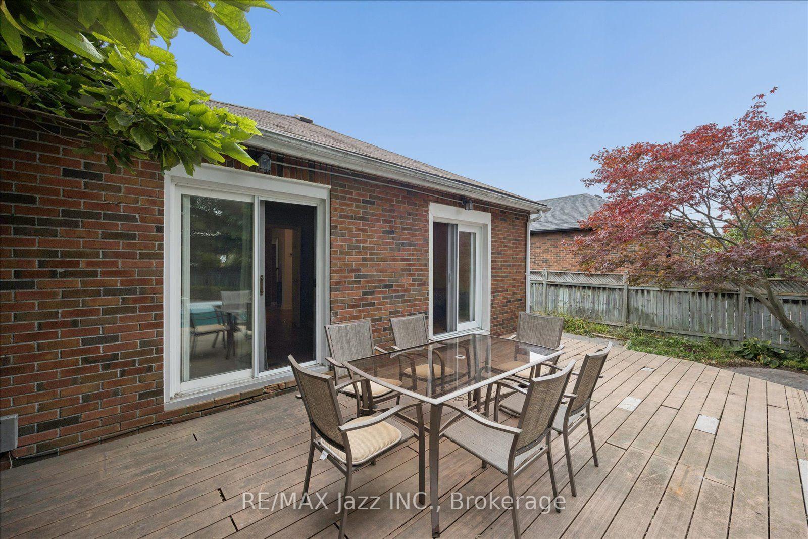 Photo 14 of 315 Cadillac Avenue S, Oshawa, Central — HOMEH