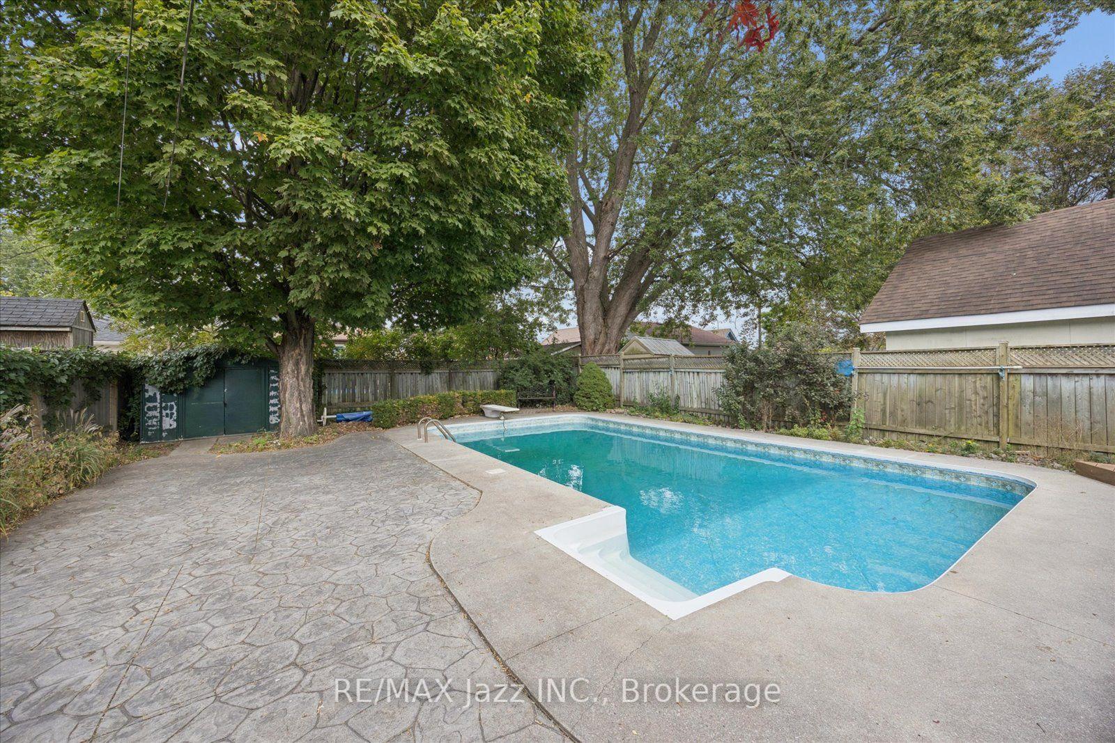 Photo 15 of 315 Cadillac Avenue S, Oshawa, Central — HOMEH