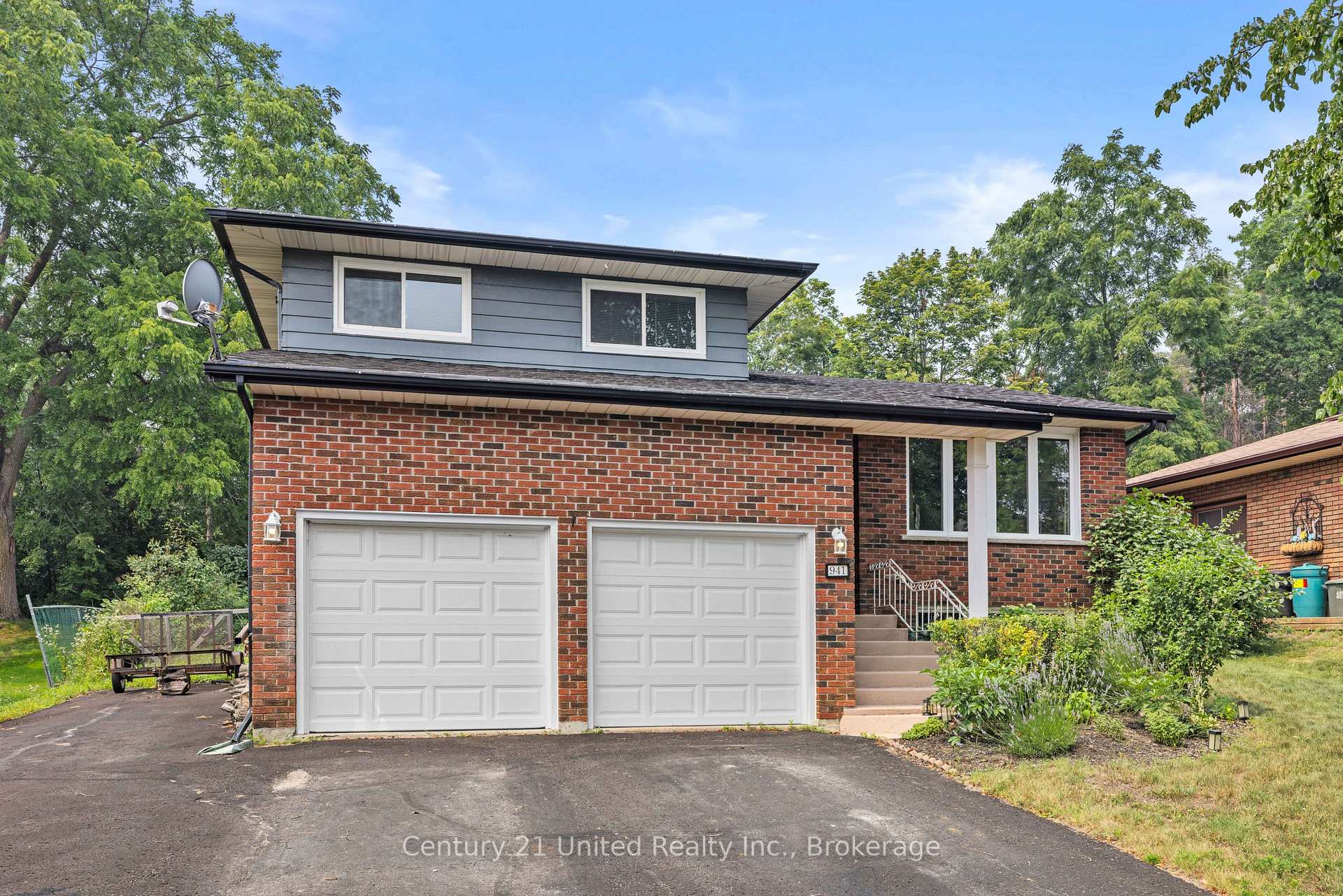 Photo 2 of 941 Golfview Road, Peterborough, Otonabee Ward 1 — HOMEH