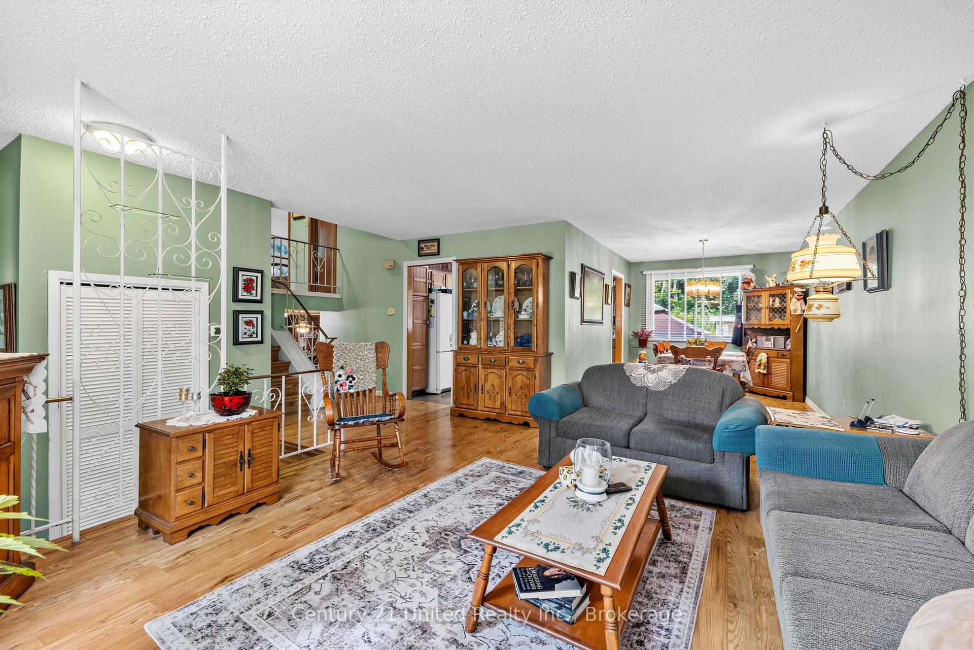 Photo 6 of 941 Golfview Road, Peterborough, Otonabee Ward 1 — HOMEH
