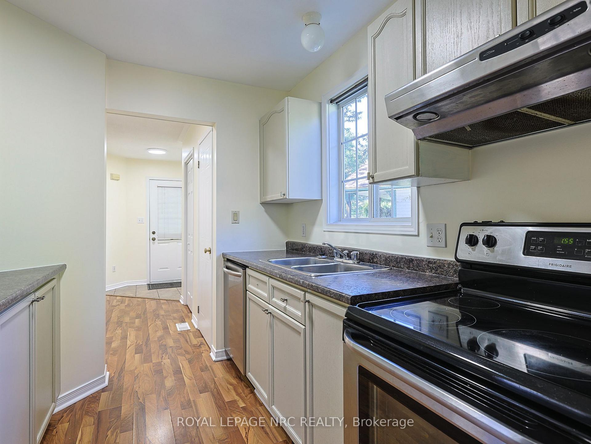 Photo 9 of 11 Willver Drive, St. Catharines, Port Weller — HOMEH