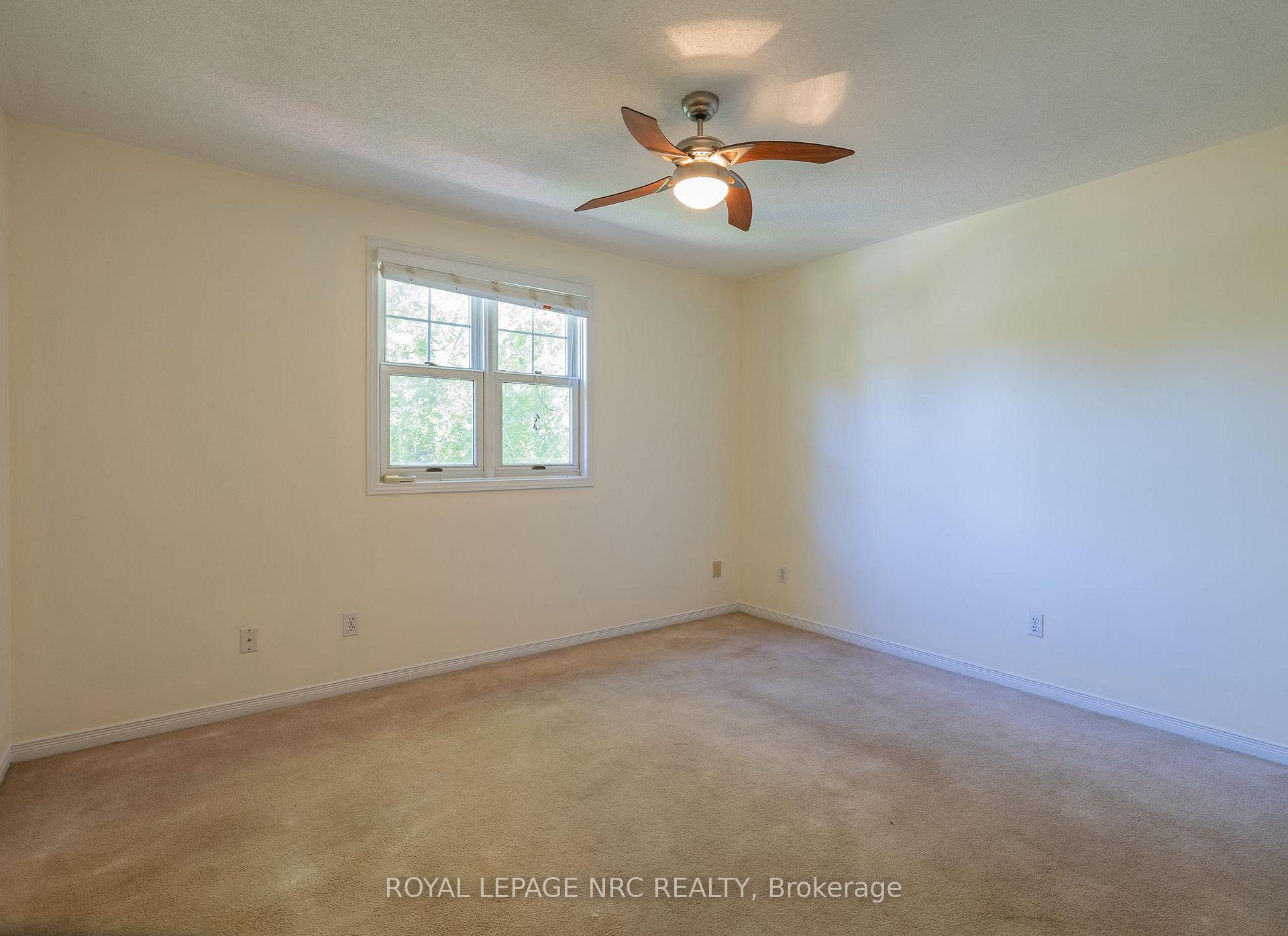 Photo 15 of 11 Willver Drive, St. Catharines, Port Weller — HOMEH