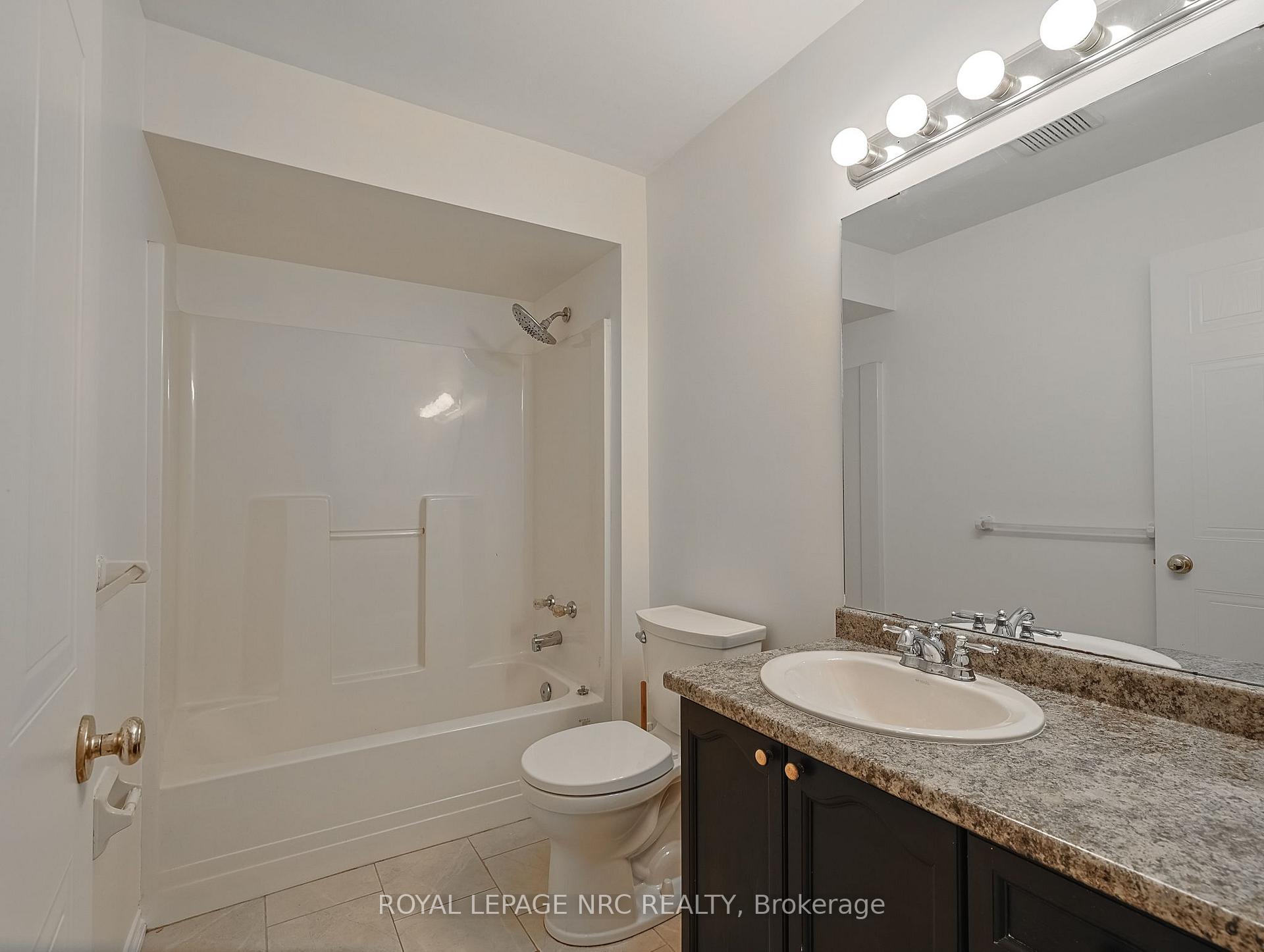 Photo 16 of 11 Willver Drive, St. Catharines, Port Weller — HOMEH