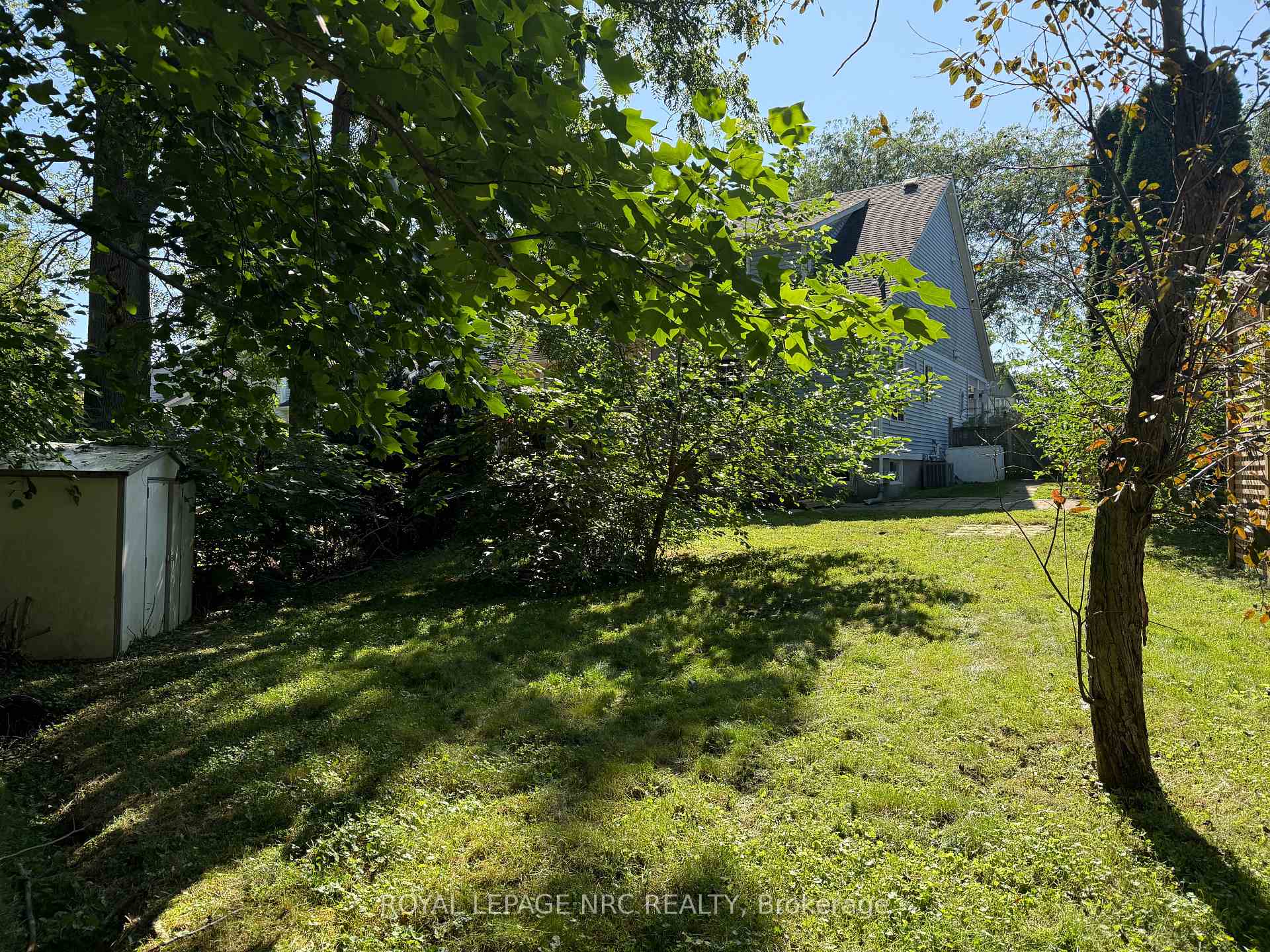 Photo 25 of 11 Willver Drive, St. Catharines, Port Weller — HOMEH