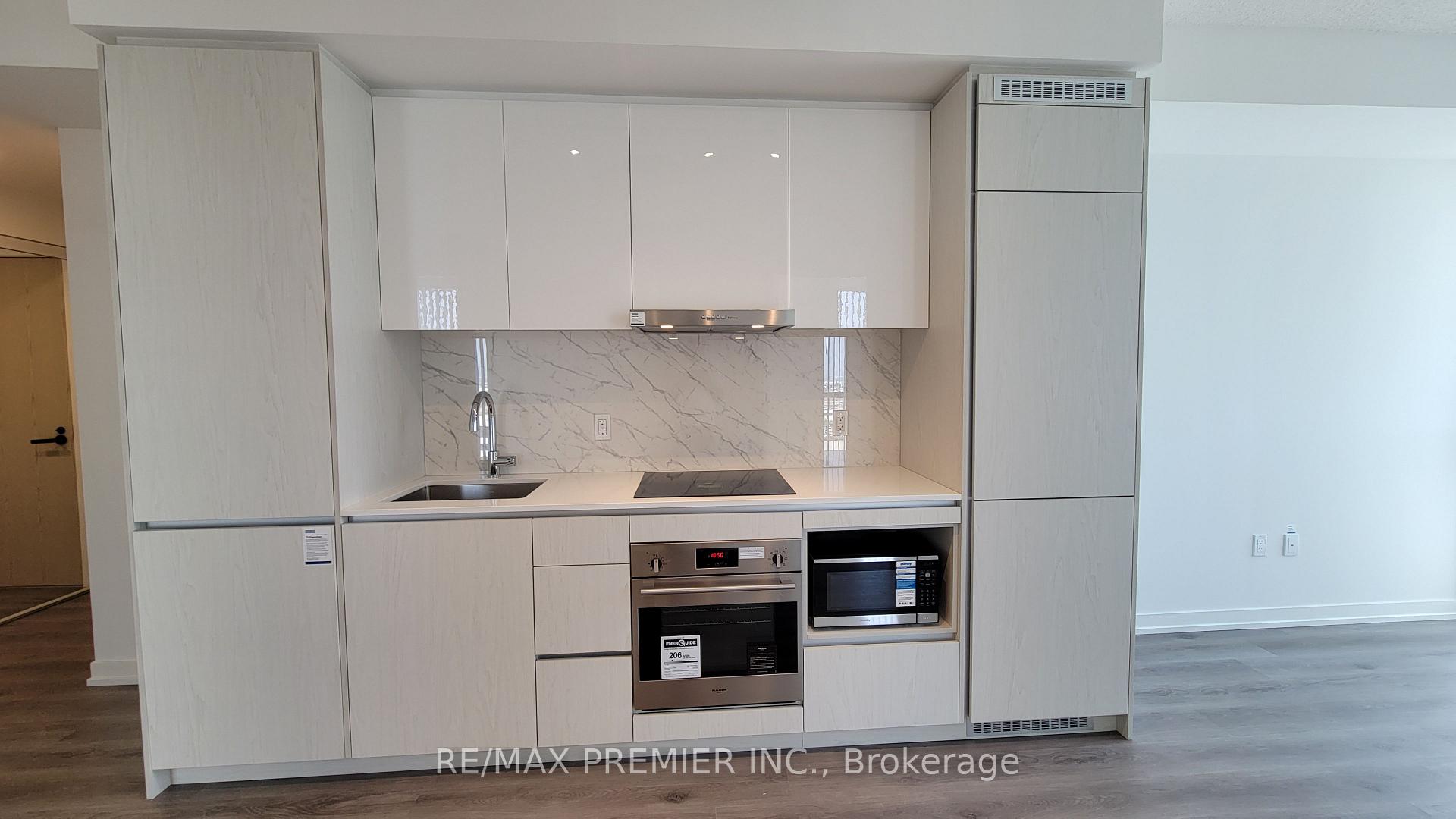 Photo 8 of Unit 1012, 28 Interchange Way, Vaughan, Vaughan Corporate Centre — HOMEH