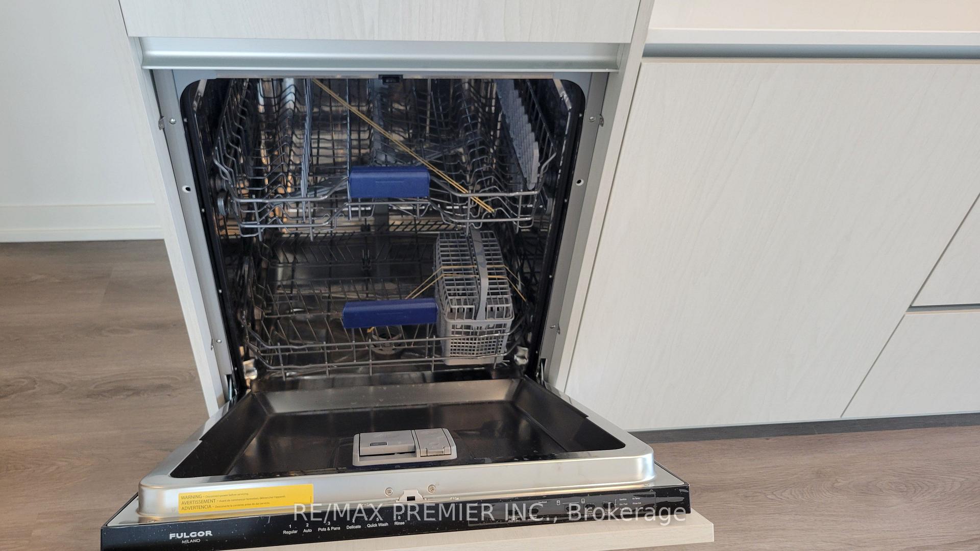 Photo 13 of Unit 1012, 28 Interchange Way, Vaughan, Vaughan Corporate Centre — HOMEH