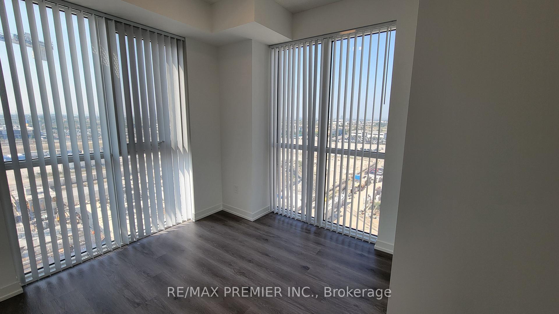 Photo 17 of Unit 1012, 28 Interchange Way, Vaughan, Vaughan Corporate Centre — HOMEH