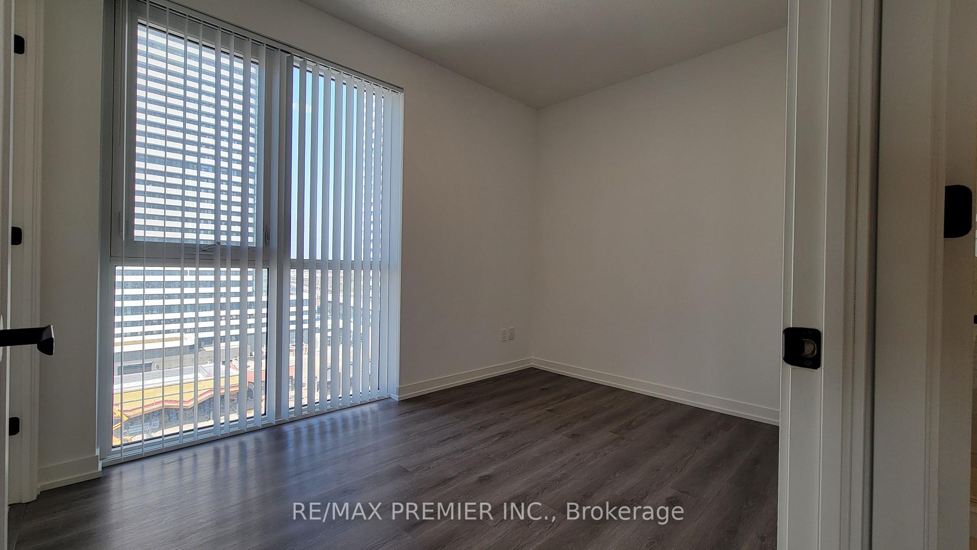 Photo 18 of Unit 1012, 28 Interchange Way, Vaughan, Vaughan Corporate Centre — HOMEH