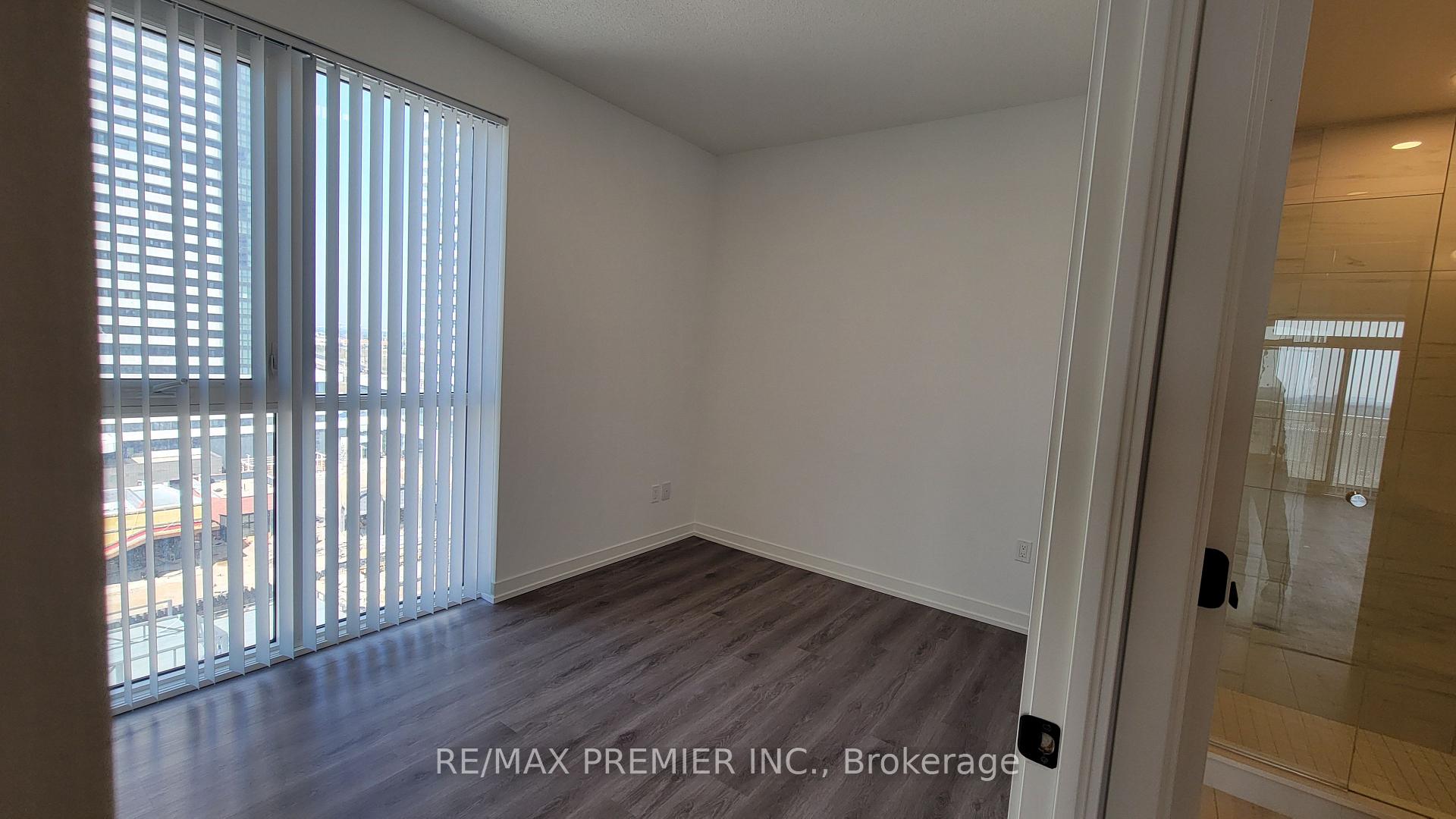 Photo 19 of Unit 1012, 28 Interchange Way, Vaughan, Vaughan Corporate Centre — HOMEH