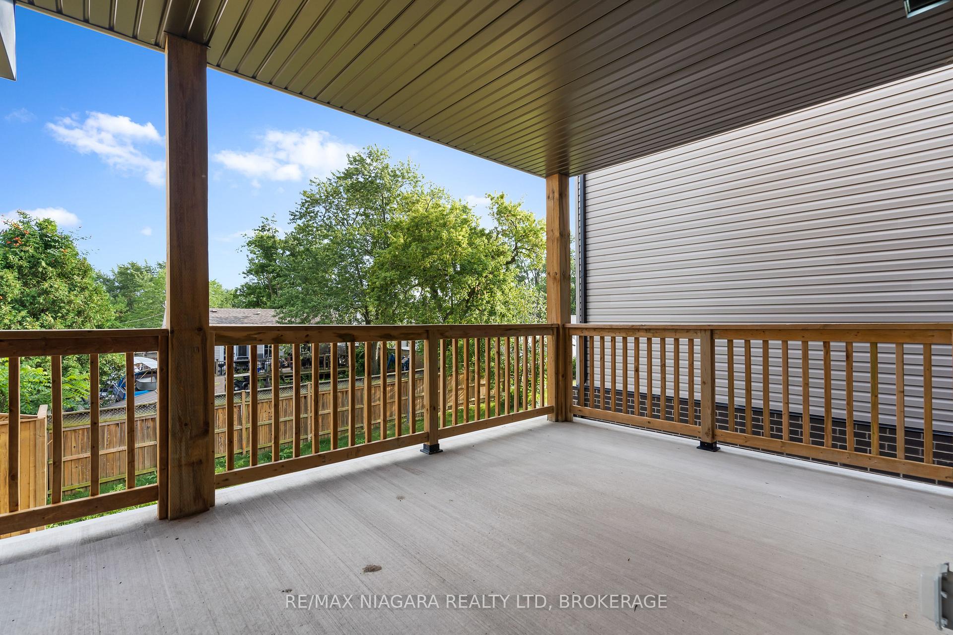 Photo 10 of 47 Superior Street, Welland, Dain City — HOMEH