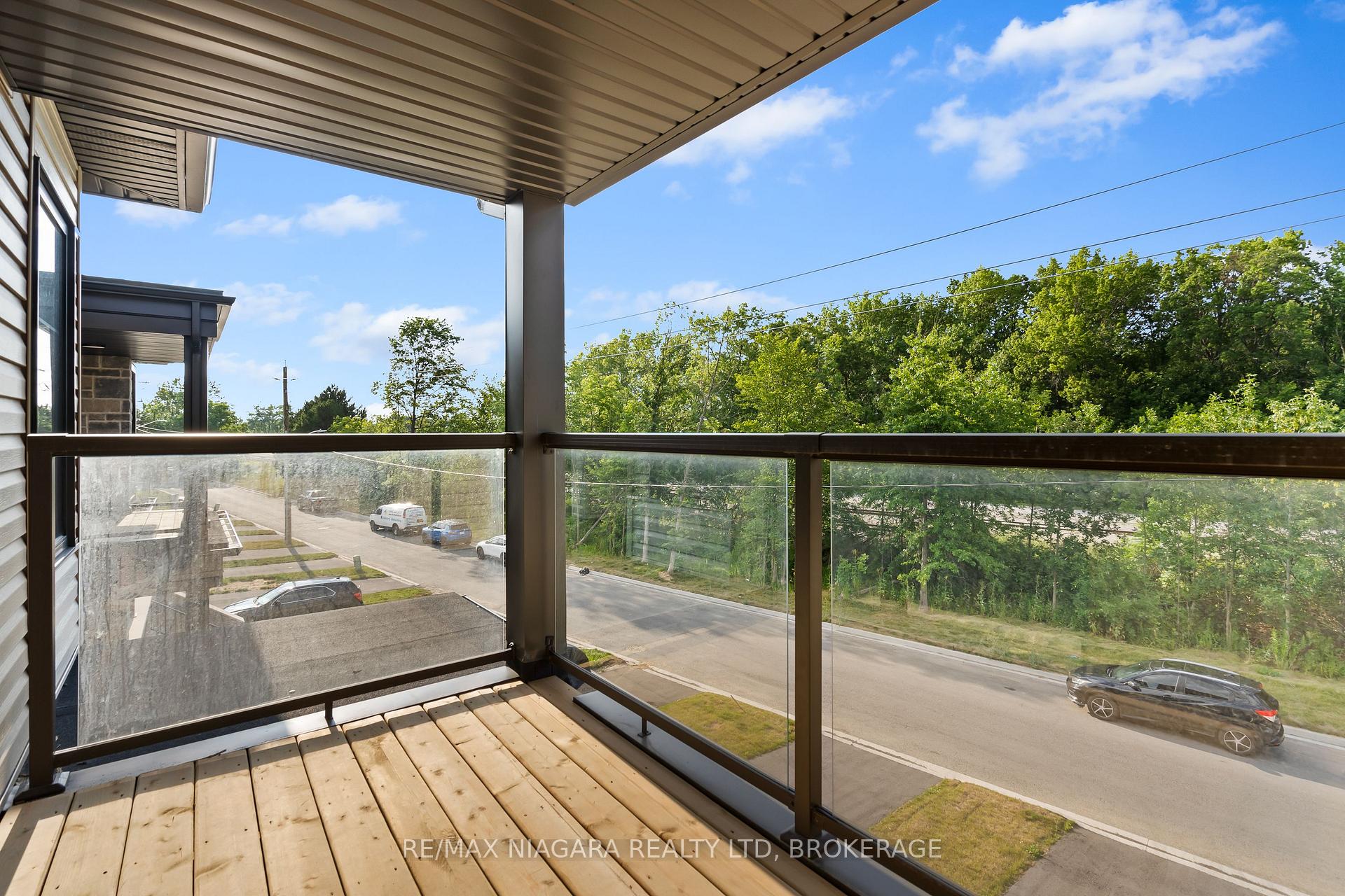 Photo 16 of 47 Superior Street, Welland, Dain City — HOMEH