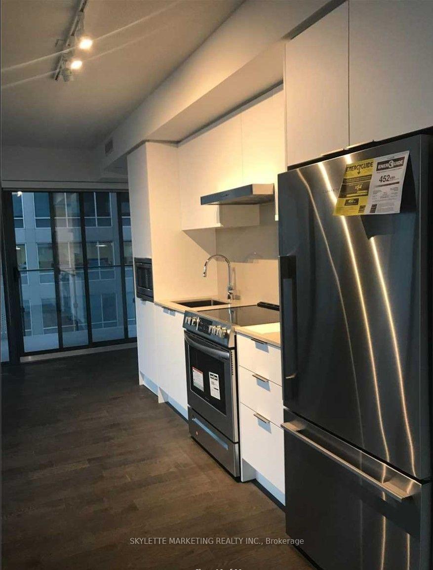 Photo 5 of Unit 803, 25 Richmond Street E, Toronto, Church-Yonge Corridor — HOMEH
